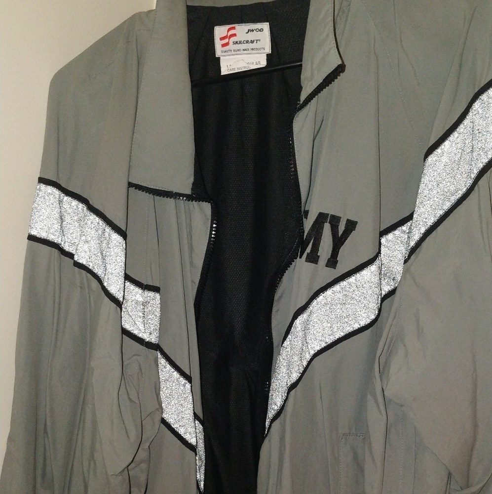 Large grey army pt windbreaker